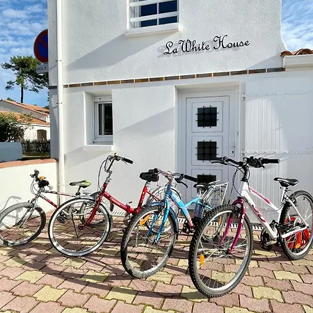 La White House, 8 personnes/8 vélos + free Parking Сasa de vacaciones *